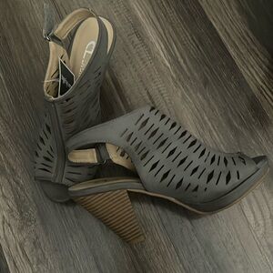 Chinese laundry heels brand new